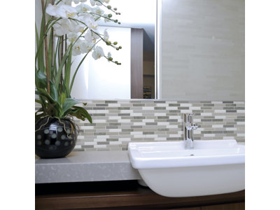 Selbstklebende Fliesen und Spritzschutz-Paneele (Grau) zum Verlieben